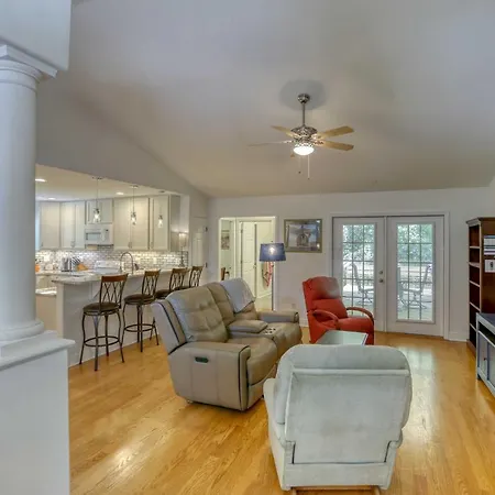 Bright Tallahassee Home, 5 Mi To Dtwn And Lake Ella!