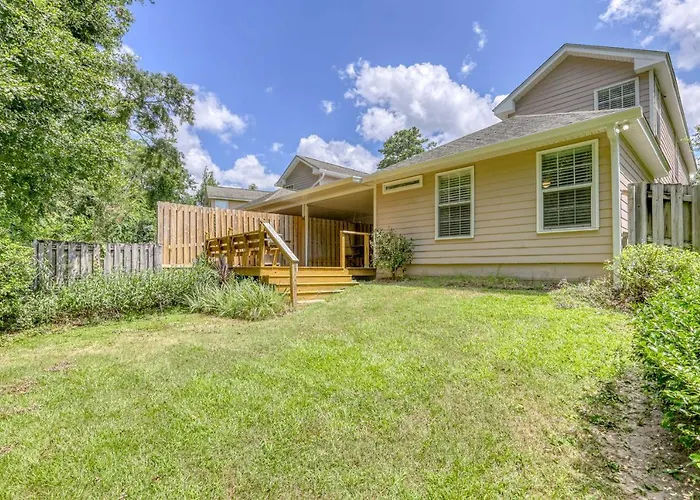 Holiday home Bright Home, 5 Mi To Dtwn And Ella! *